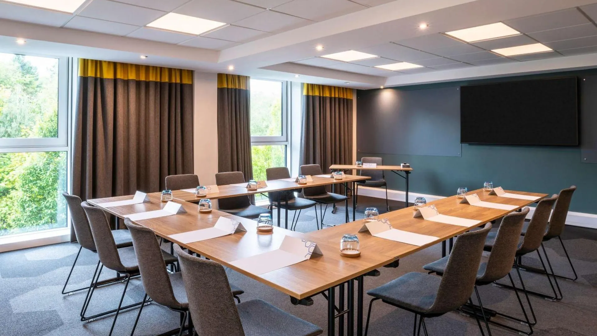 Novotel Edinburgh Park 4*,