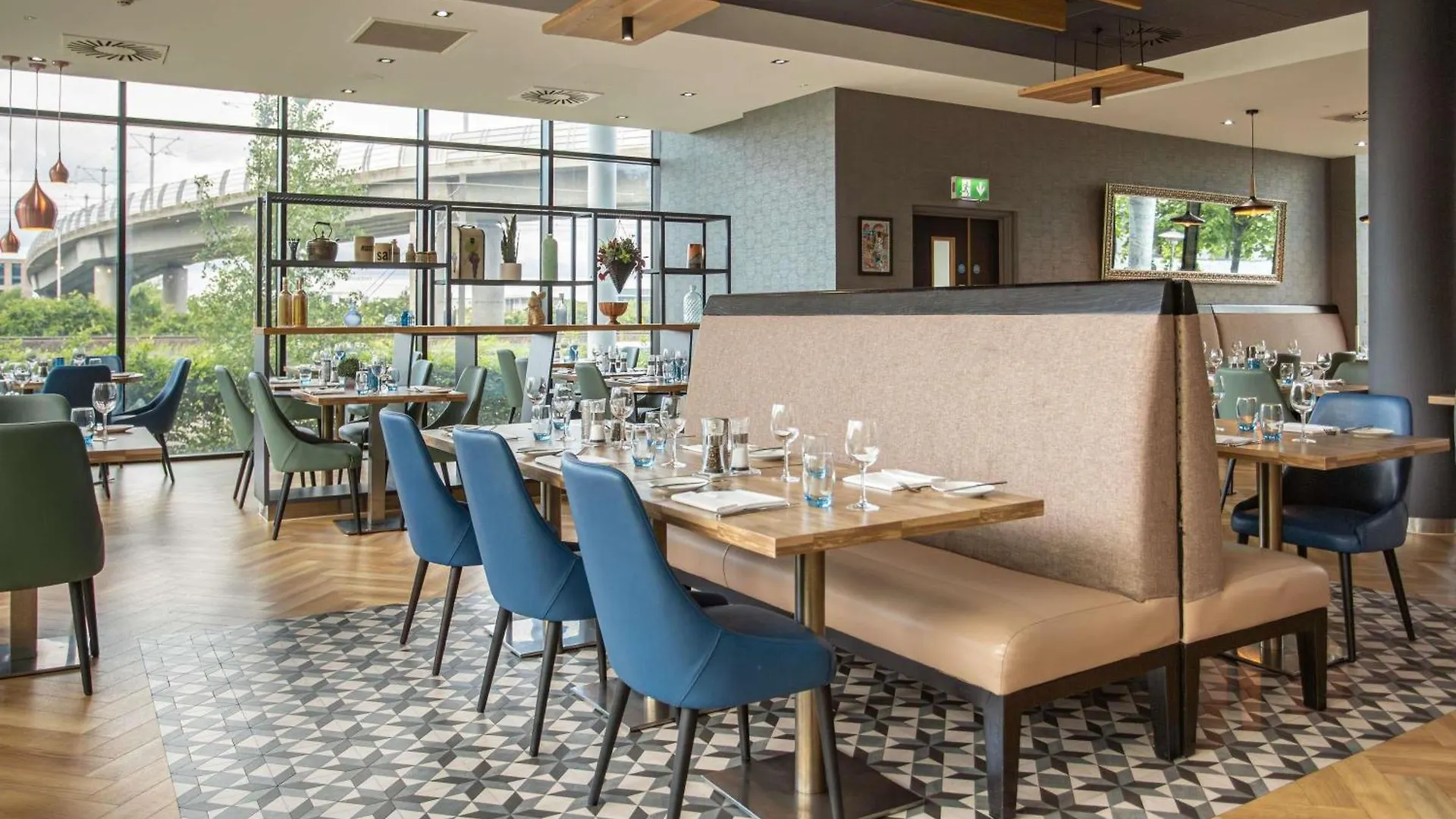 Novotel Edinburgh Park 4*,