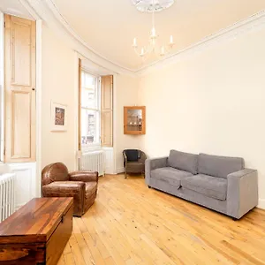 Joivy Charming Flat Near St Giles Apartment