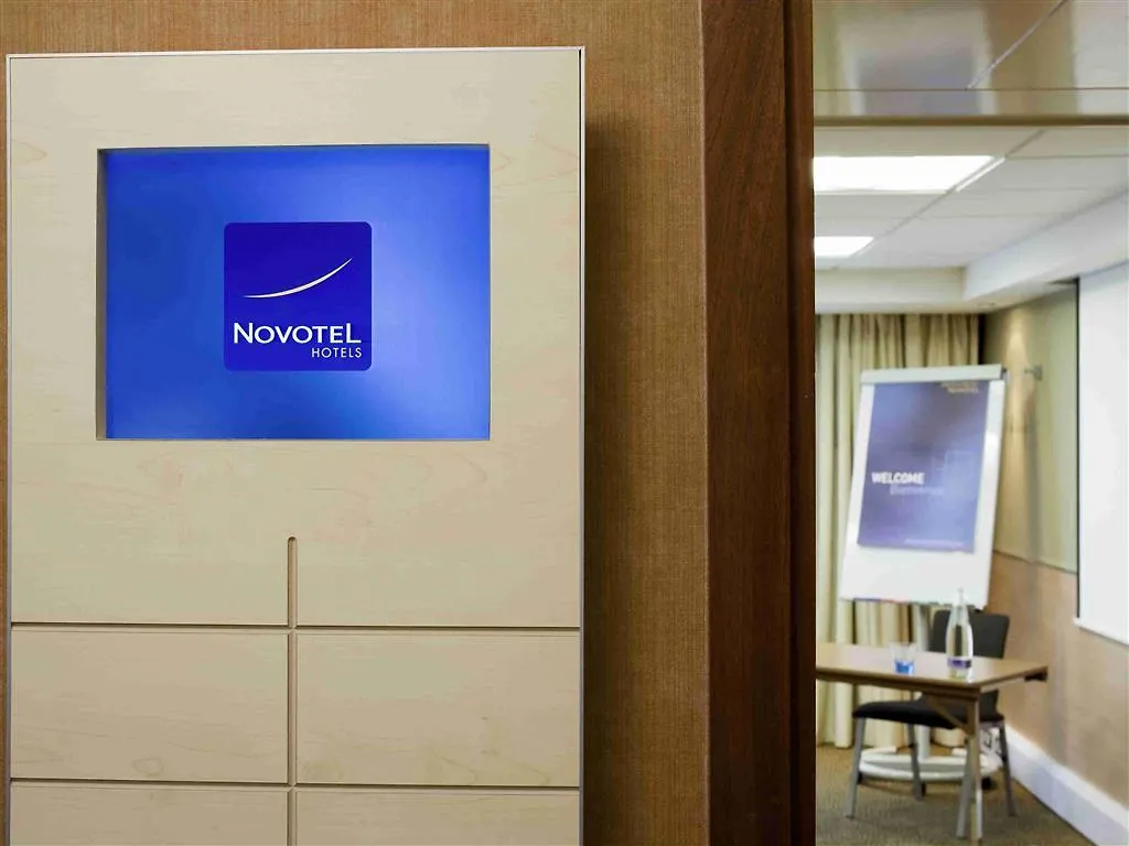 Novotel Edinburgh Park 4*,